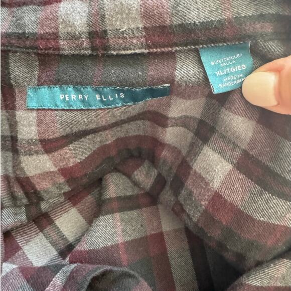 Perry Ellis Men's Button Up Shirt Size XL Plaid Red Black - Picture 7 of 7